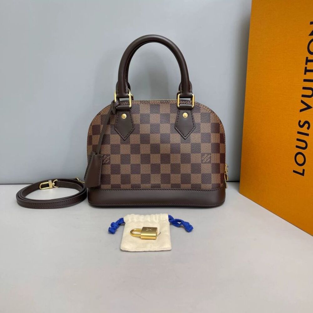 Louis Vuitton Women Pre-Loved Bag Very Good Condition